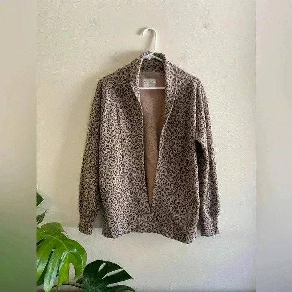 Abercrombie & Fitch Cardigan Sweater Womens XS Leopard Print Soft - Picture 4 of 7